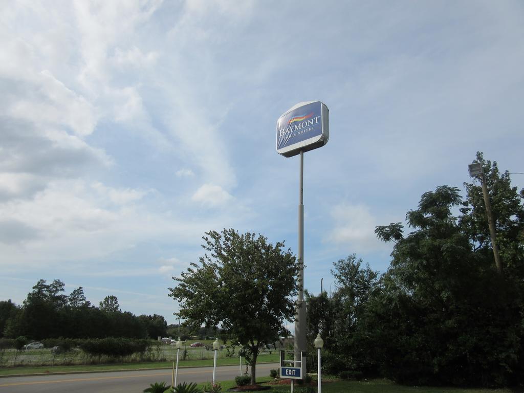 Baymont By Wyndham Columbia Fort Jackson Eksteriør billede