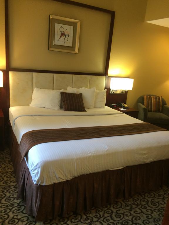 Baymont By Wyndham Columbia Fort Jackson Eksteriør billede